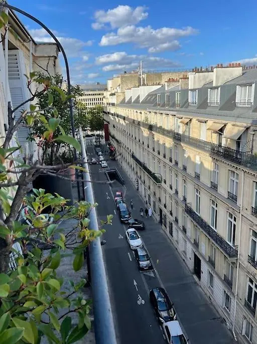Montaigne Champs-elysees Apartment Paris