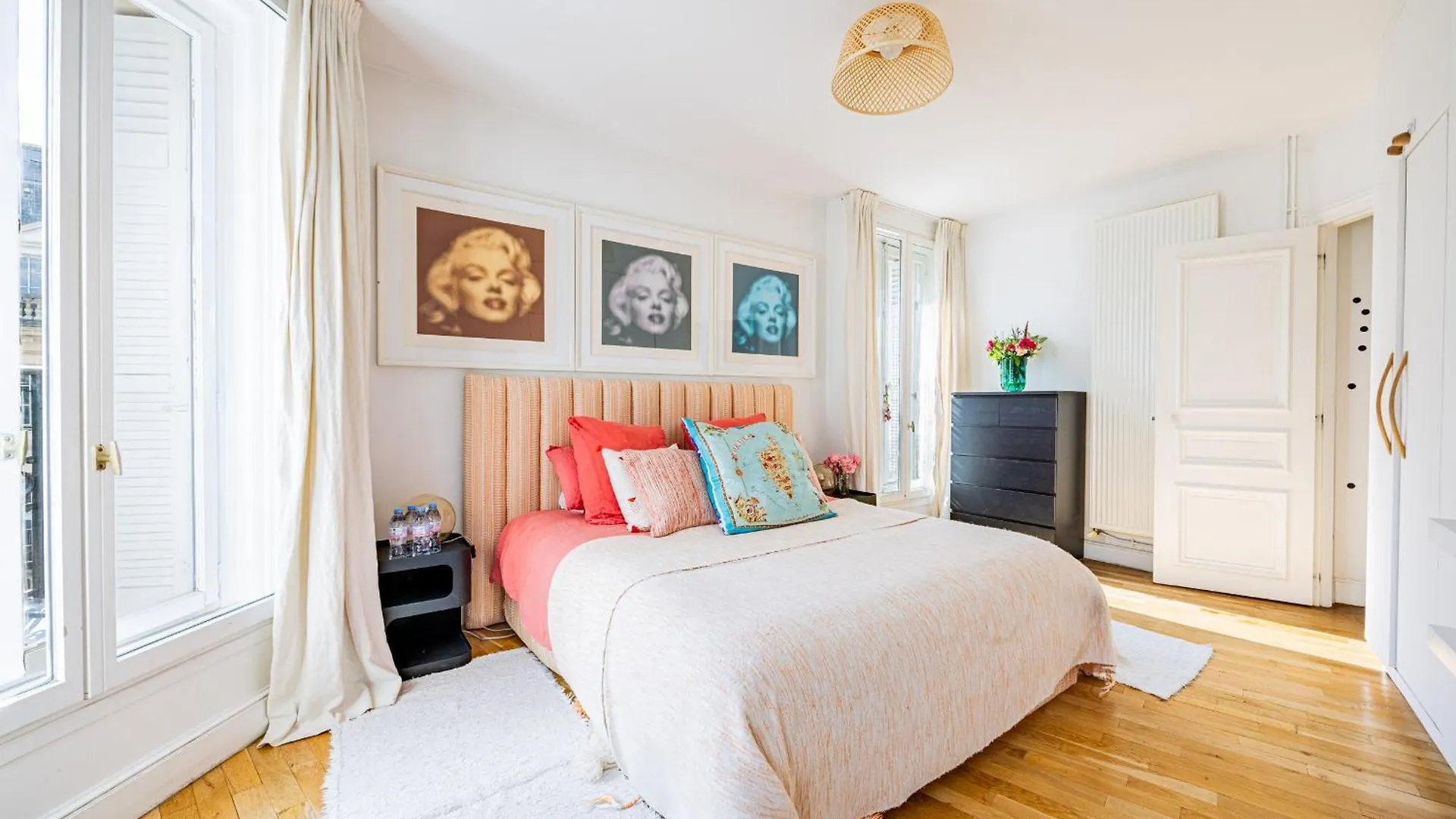 Montaigne Champs-elysees Apartment *
